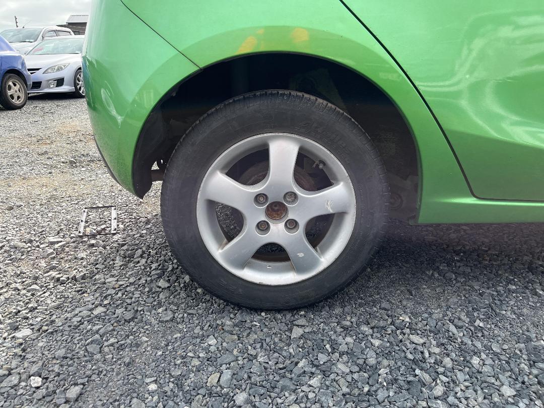 Photo '10' of Mazda Demio