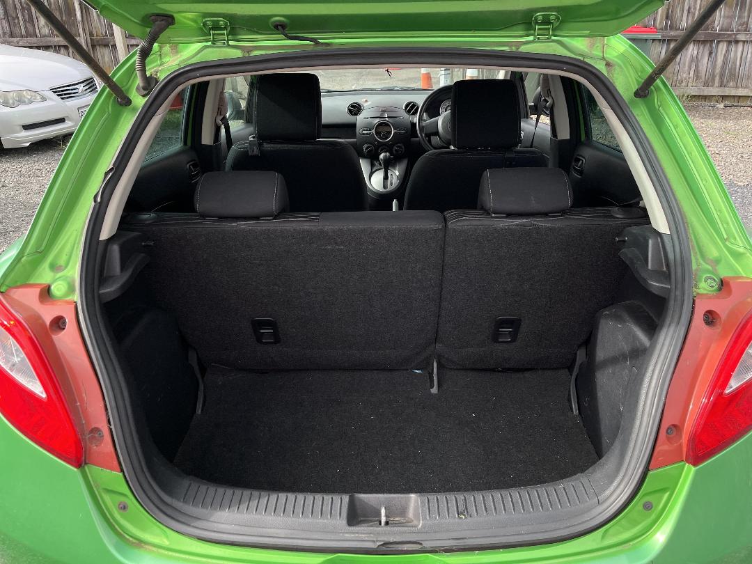 Photo '12' of Mazda Demio