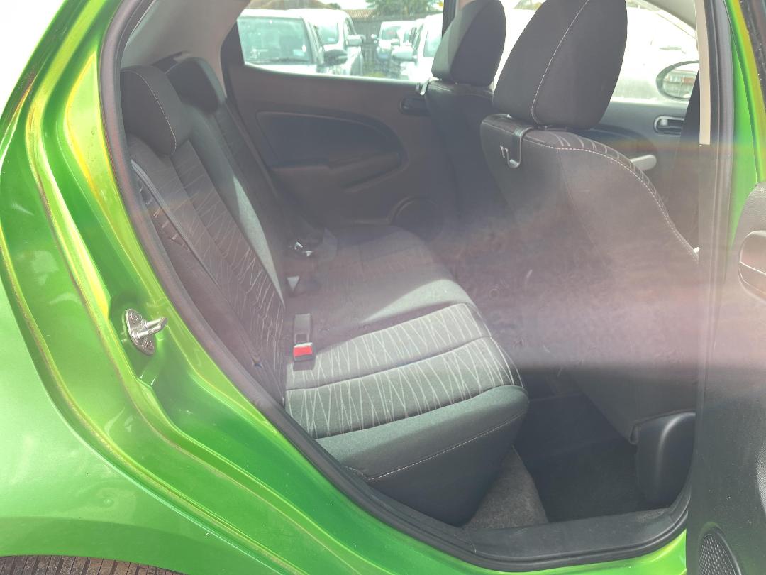 Photo '18' of Mazda Demio