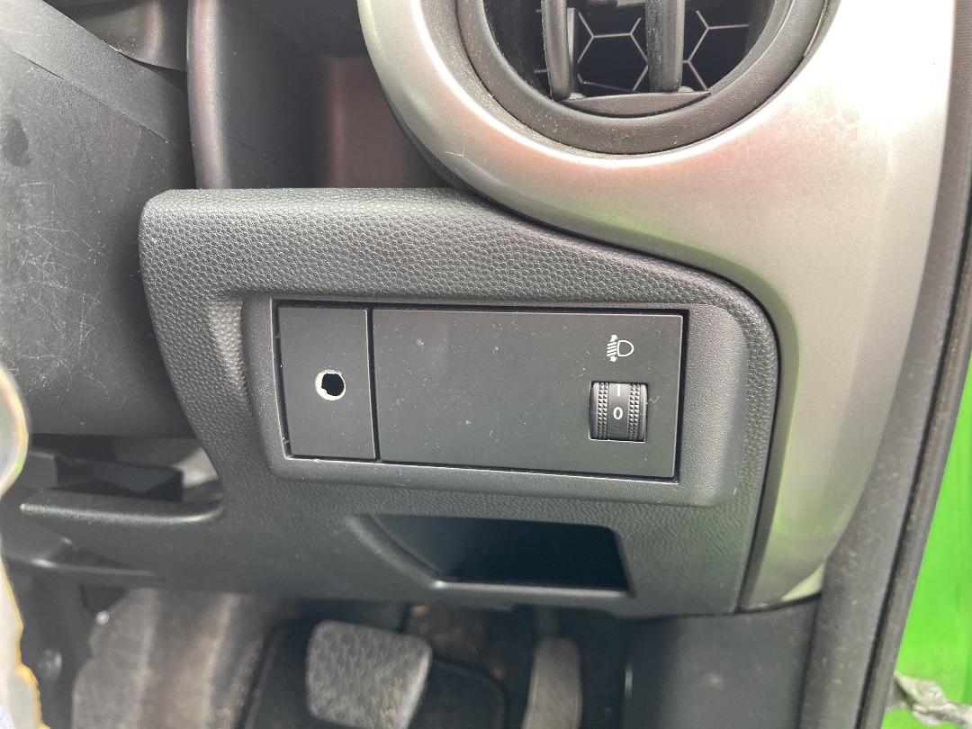 Photo '24' of Mazda Demio