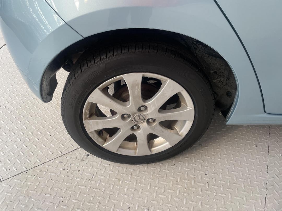 Photo '12' of Mazda Demio