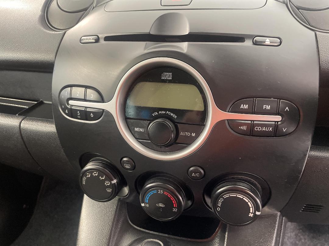 Photo '26' of Mazda Demio