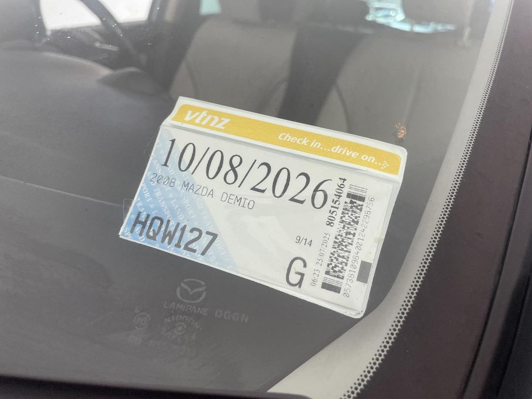 Photo '30' of Mazda Demio