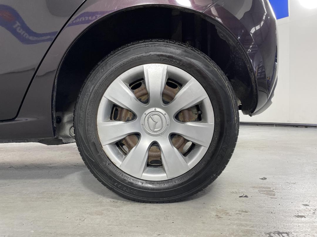 Photo '11' of Mazda Demio Photo '11' of Mazda Demio