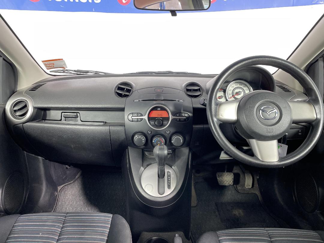 Photo '17' of Mazda Demio Photo '17' of Mazda Demio