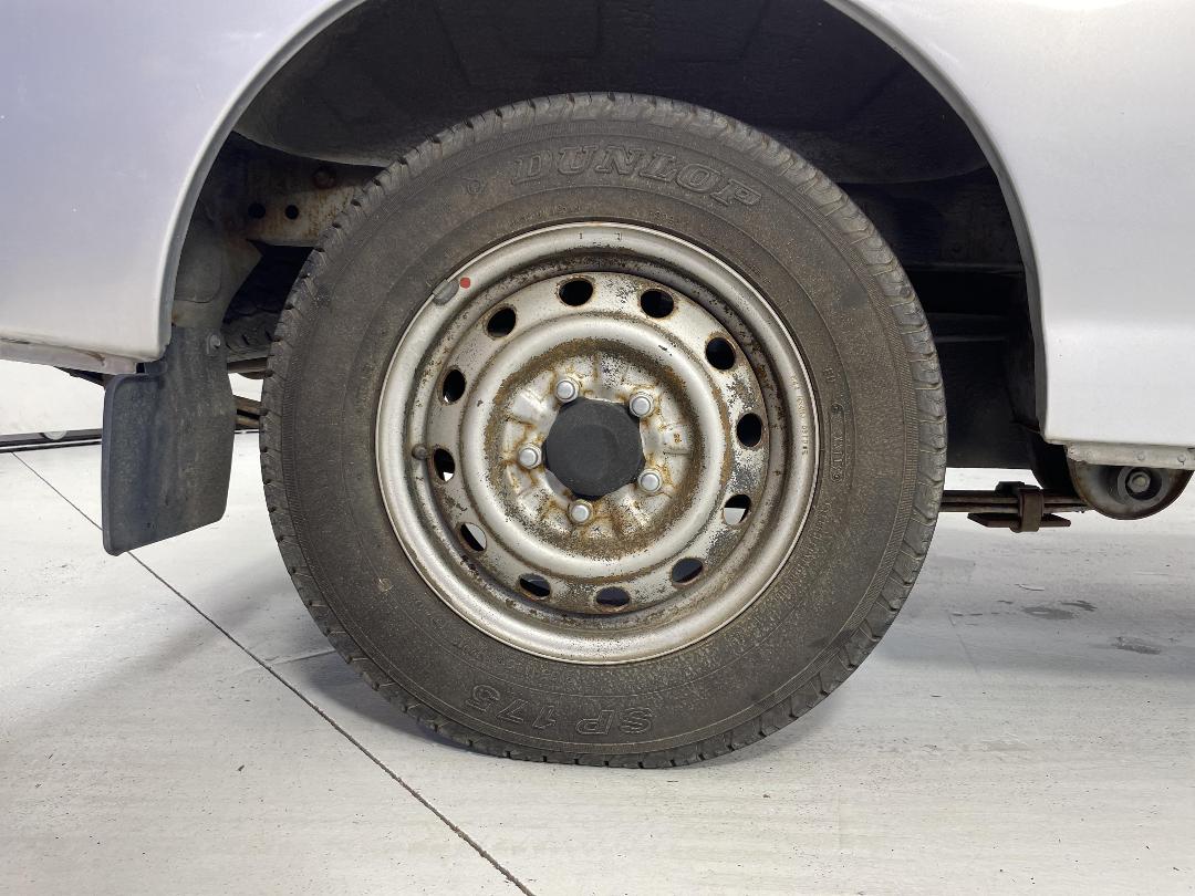 Photo '10' of Mazda E1800 SWB EGI Photo '10' of Mazda E1800 SWB EGI