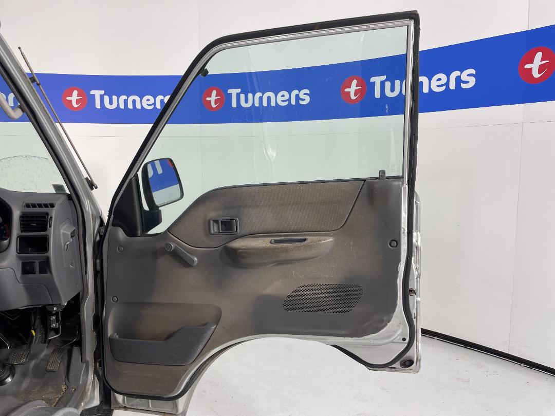 Photo '13' of Mazda E1800 SWB EGI Photo '13' of Mazda E1800 SWB EGI