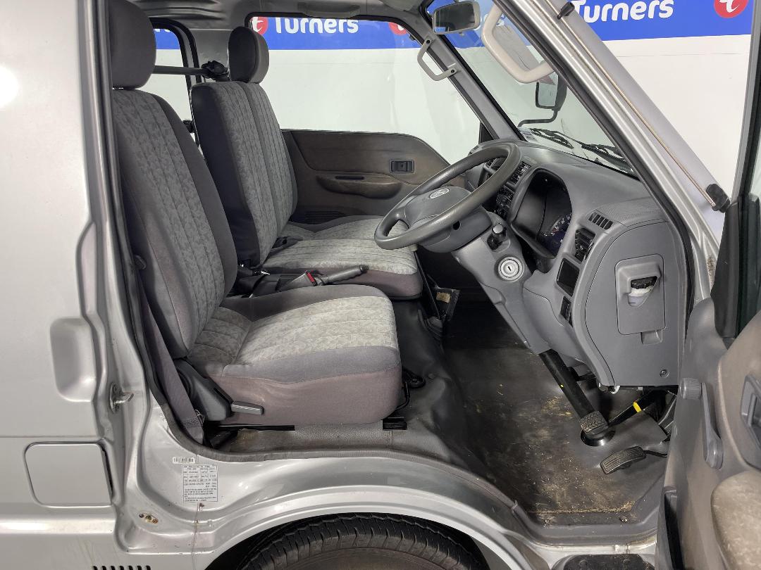 Photo '14' of Mazda E1800 SWB EGI Photo '14' of Mazda E1800 SWB EGI