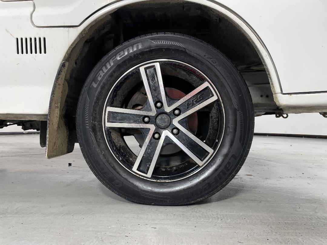 Photo '9' of Mazda E1800