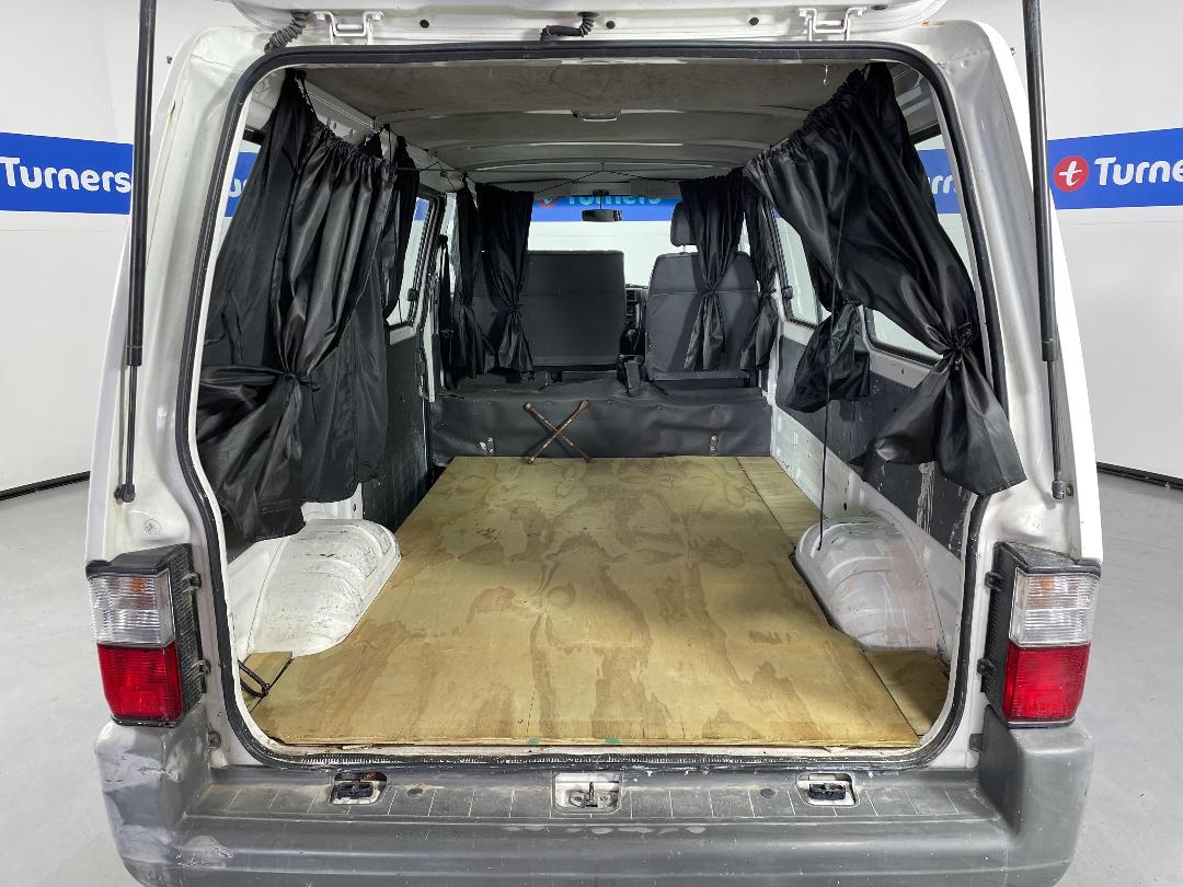 Photo '14' of Mazda E1800