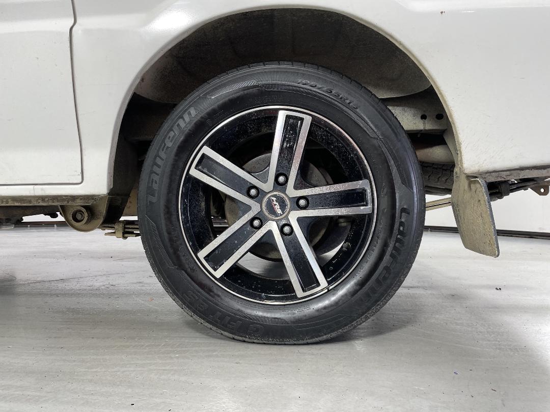 Photo '11' of Mazda E1800