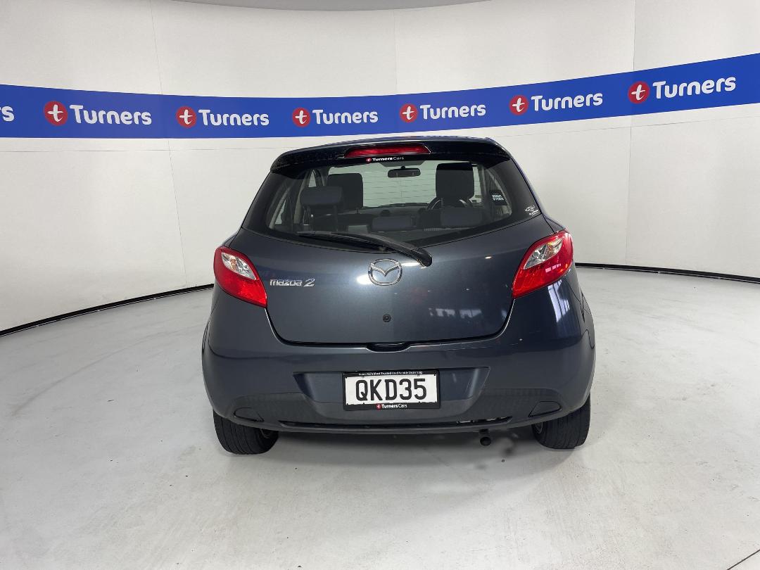 Photo '6' of Mazda Mazda2