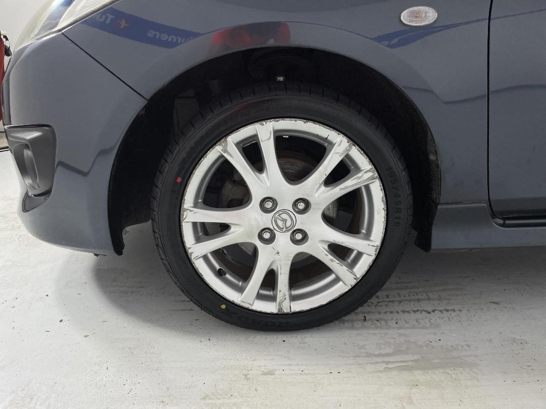 Photo '10' of Mazda Mazda2