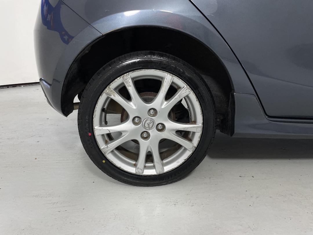 Photo '12' of Mazda Mazda2