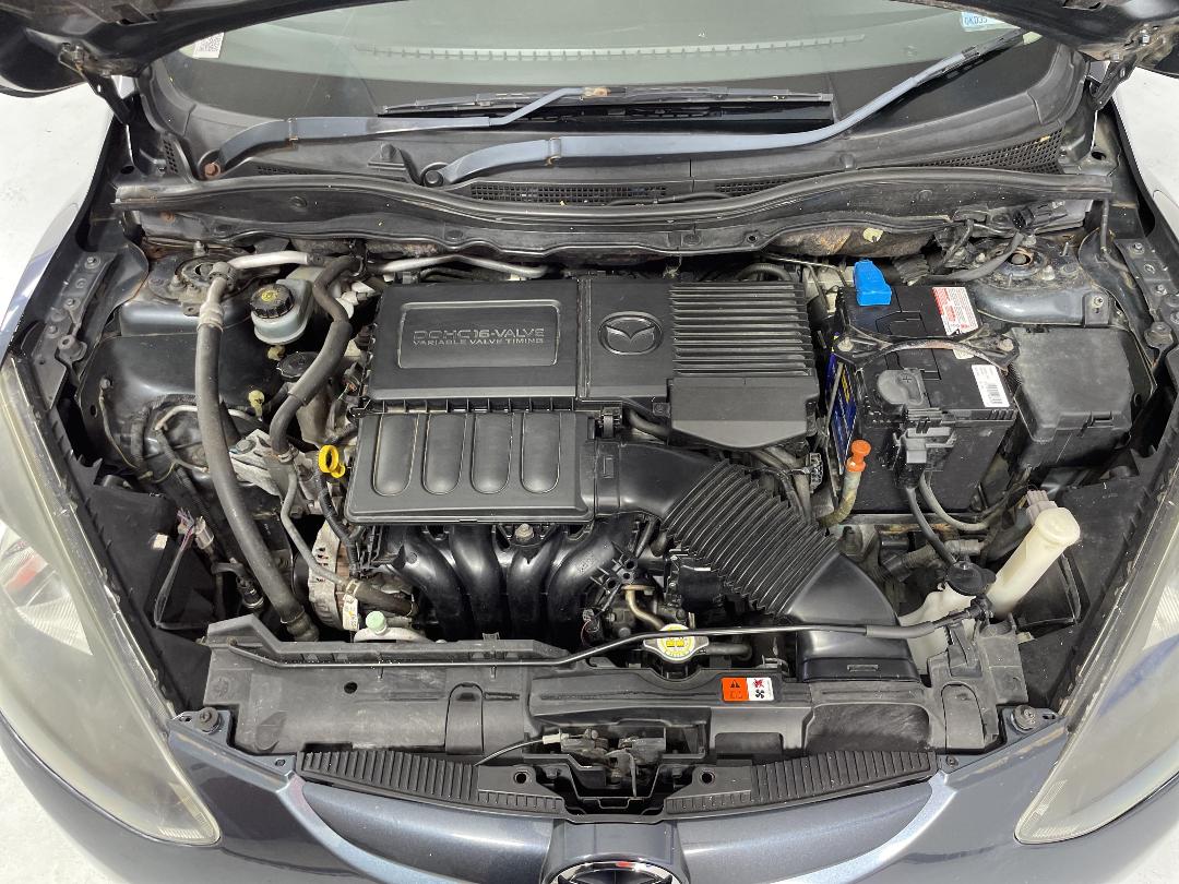 Photo '13' of Mazda Mazda2