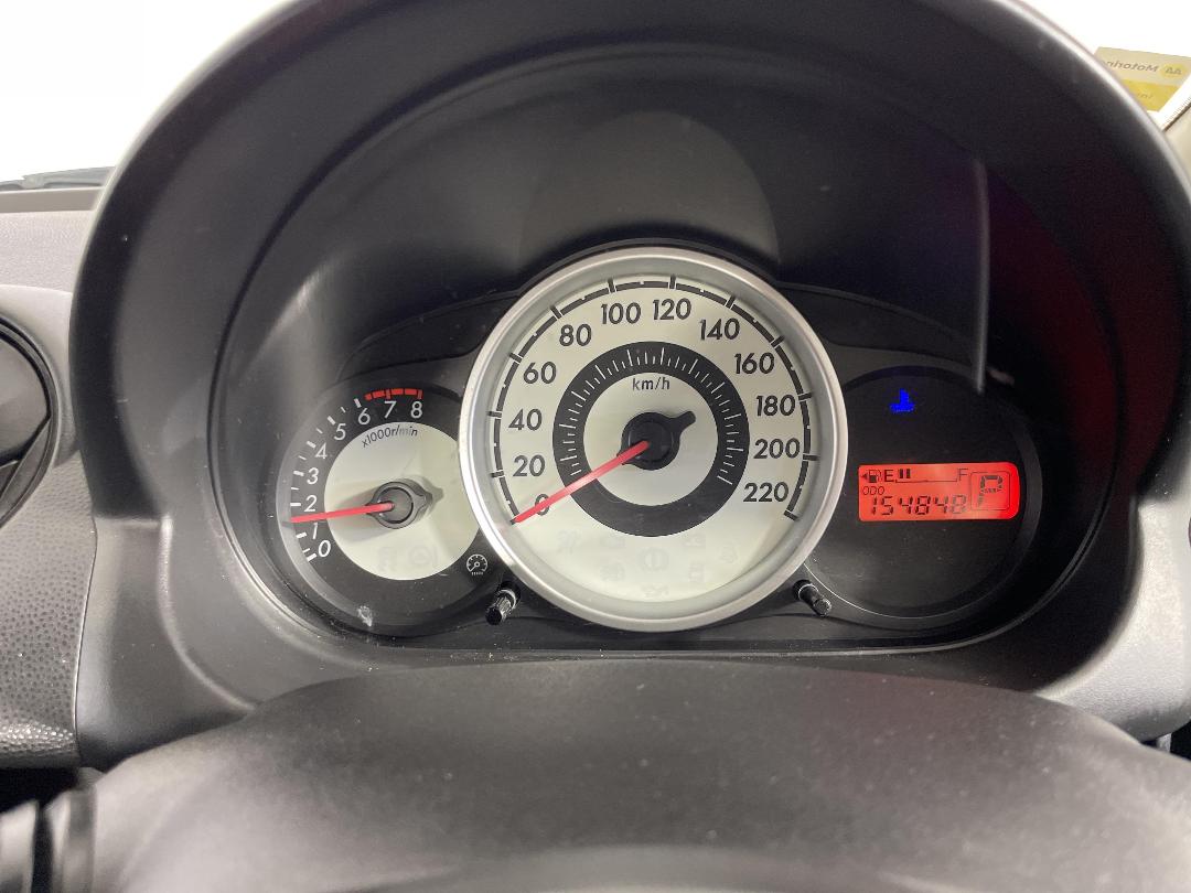 Photo '21' of Mazda Mazda2