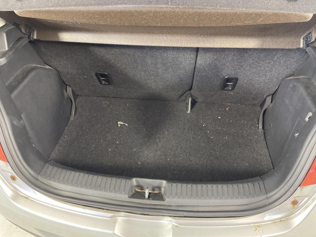 Photo '14' of Mazda Mazda2