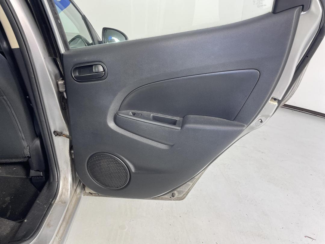 Photo '19' of Mazda Mazda2