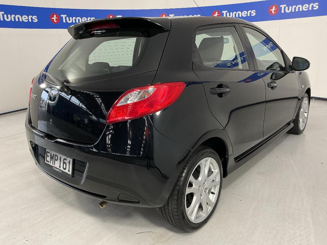 Photo '7' of Mazda Mazda2