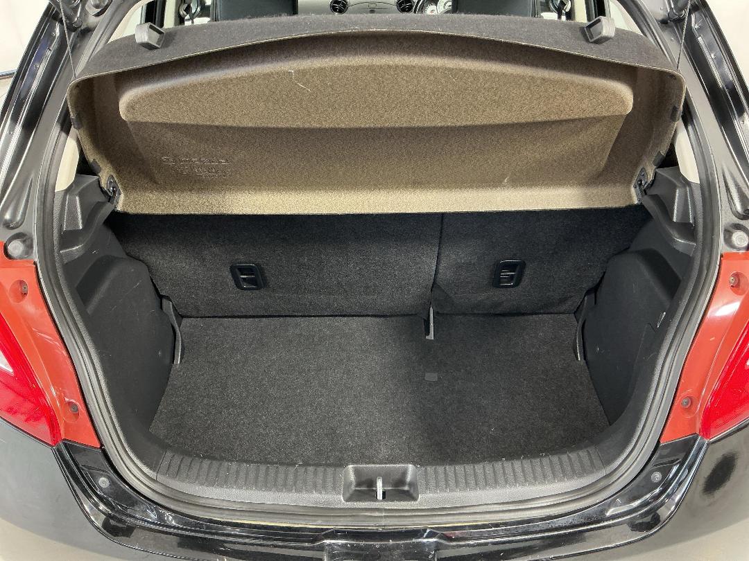 Photo '14' of Mazda Mazda2