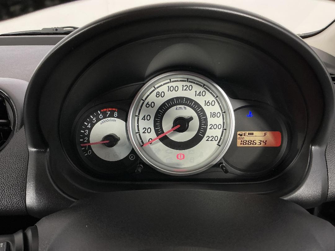 Photo '21' of Mazda Mazda2