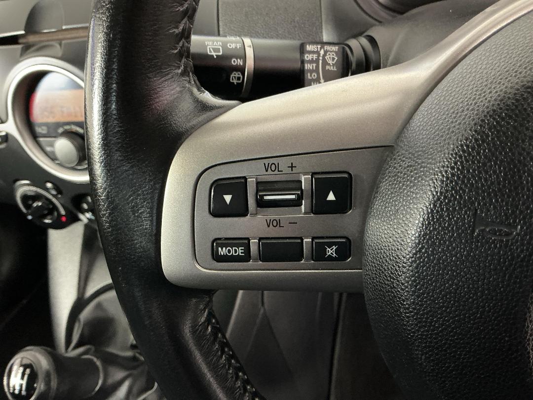 Photo '24' of Mazda Mazda2