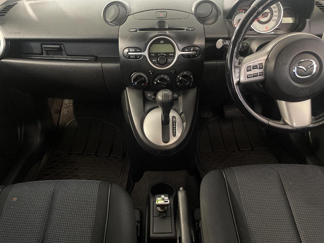 Photo '18' of Mazda Mazda2 Photo '18' of Mazda Mazda2