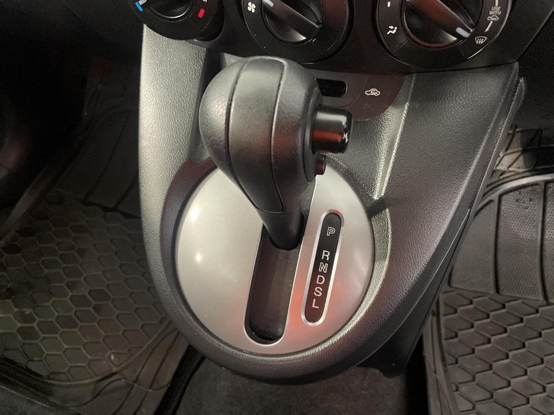 Photo '28' of Mazda Mazda2 Photo '28' of Mazda Mazda2