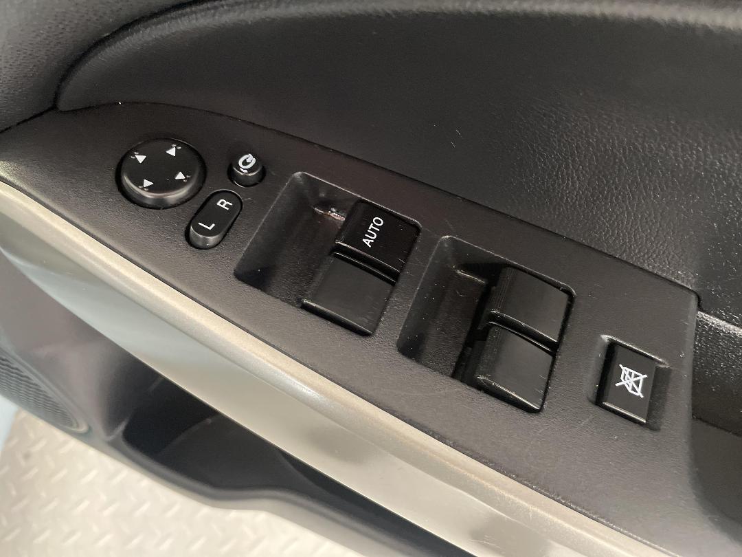 Photo '23' of Mazda Mazda2 Photo '23' of Mazda Mazda2