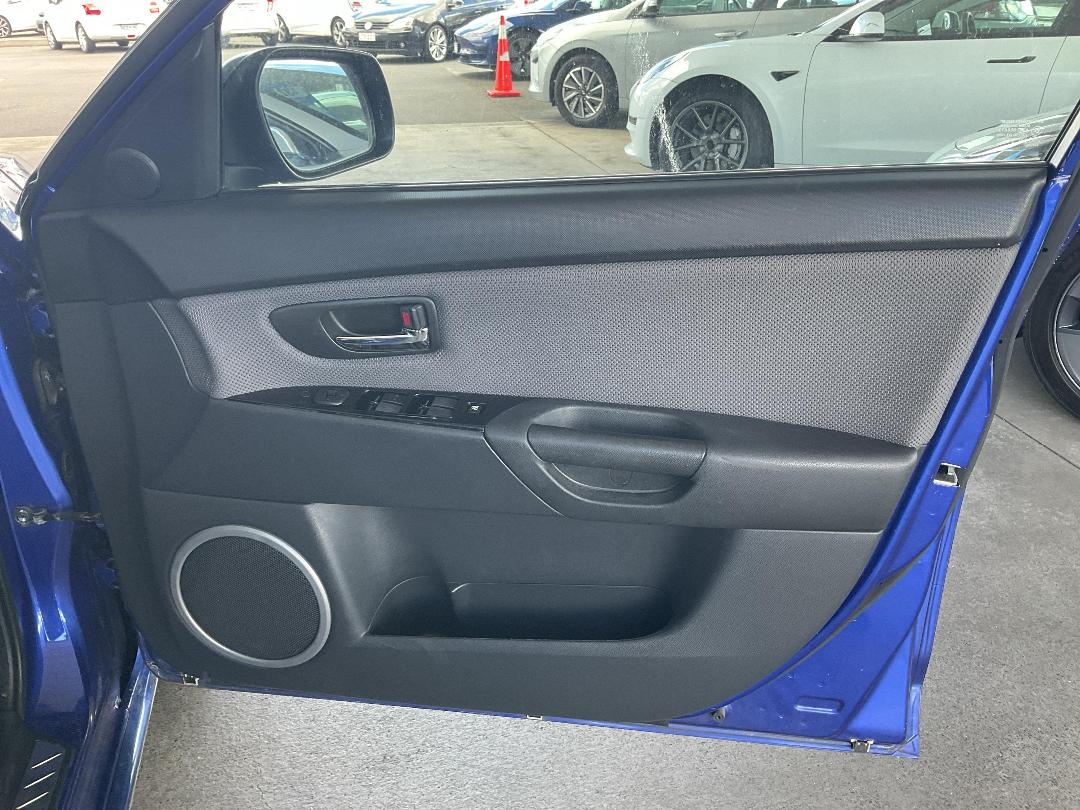 Photo '11' of Mazda Mazda3 Sporthatch SP23