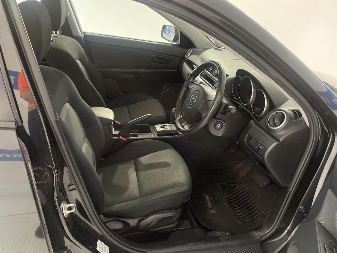 Photo '16' of Mazda Mazda3