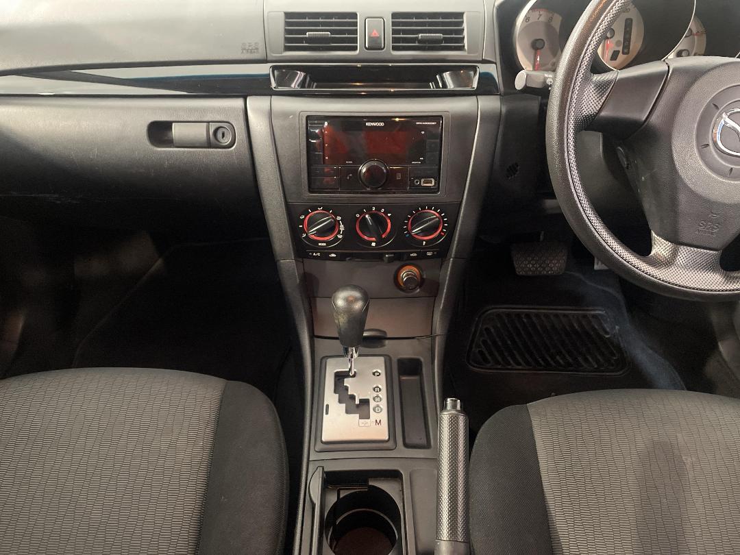 Photo '18' of Mazda Mazda3