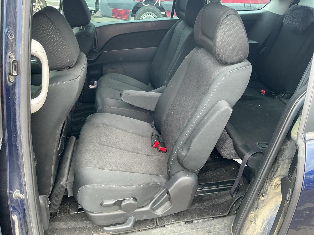 Photo '17' of Mazda MPV