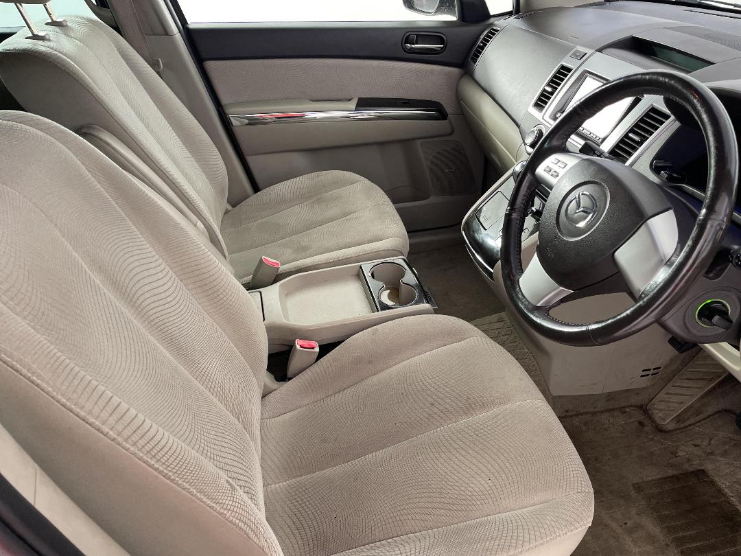 Photo '16' of Mazda MPV