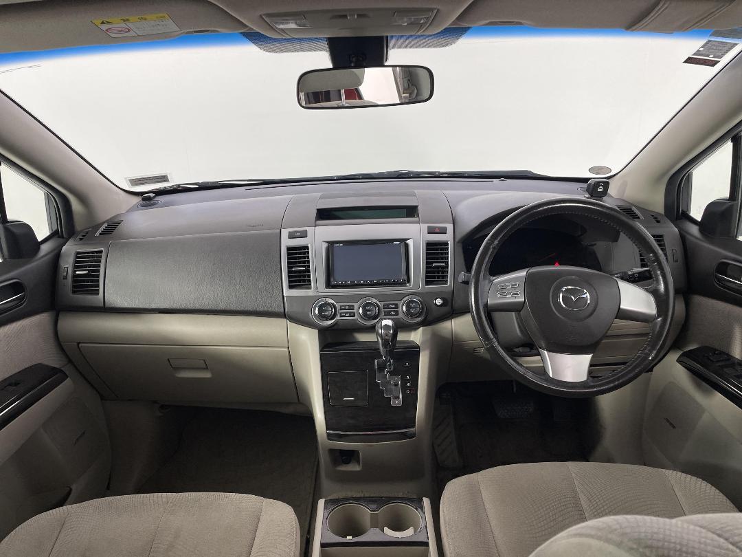 Photo '17' of Mazda MPV