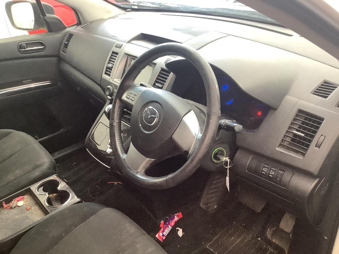 Photo '17' of Mazda MPV