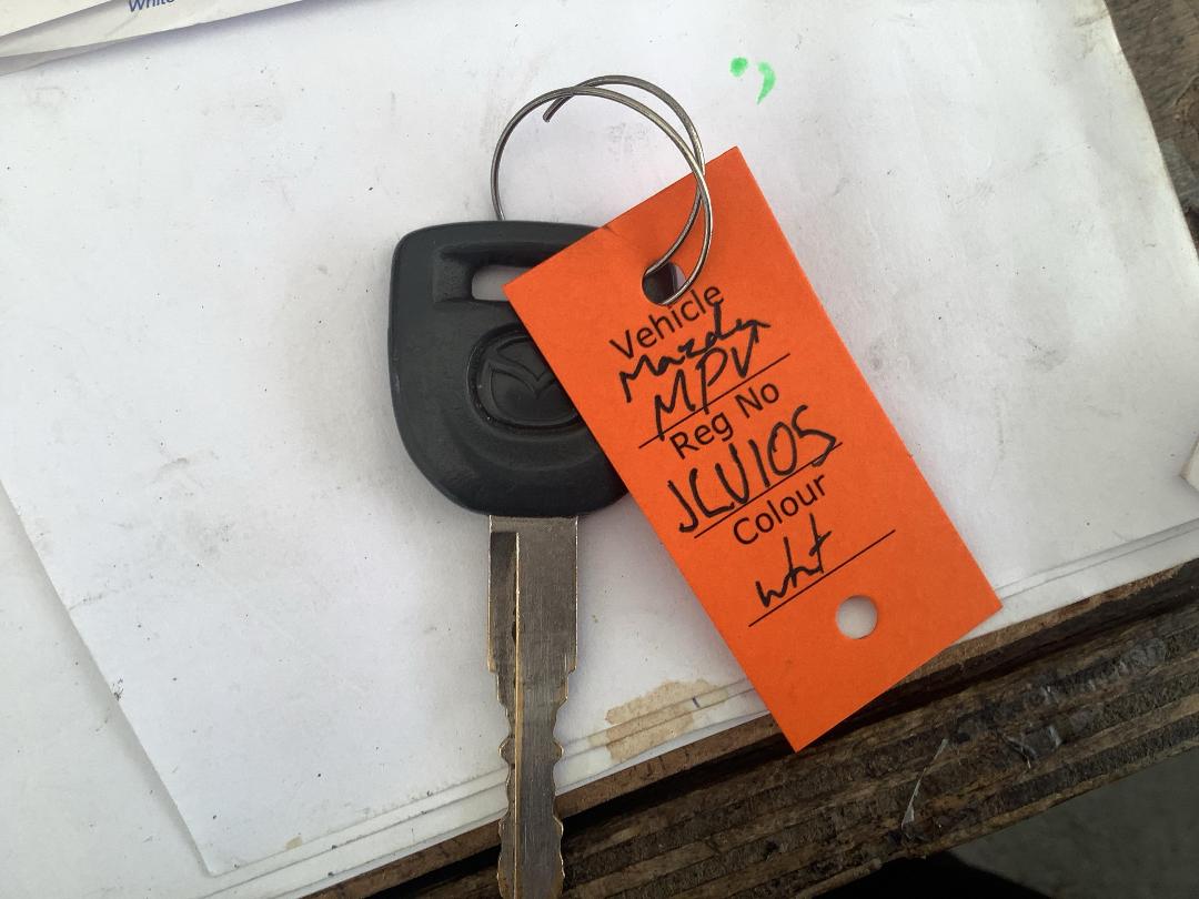 Photo '27' of Mazda MPV