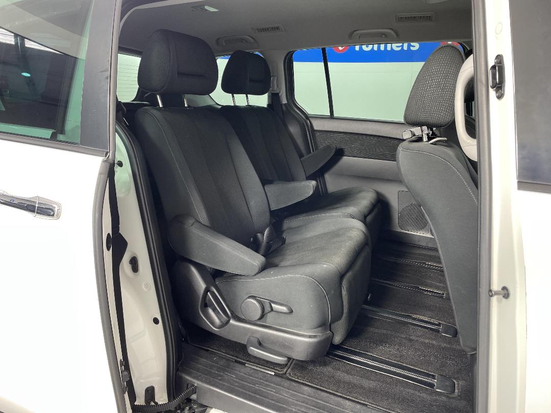 Photo '19' of Mazda MPV