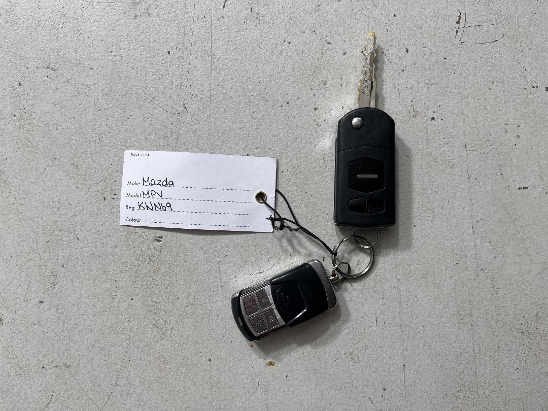 Photo '21' of Mazda MPV Photo '21' of Mazda MPV