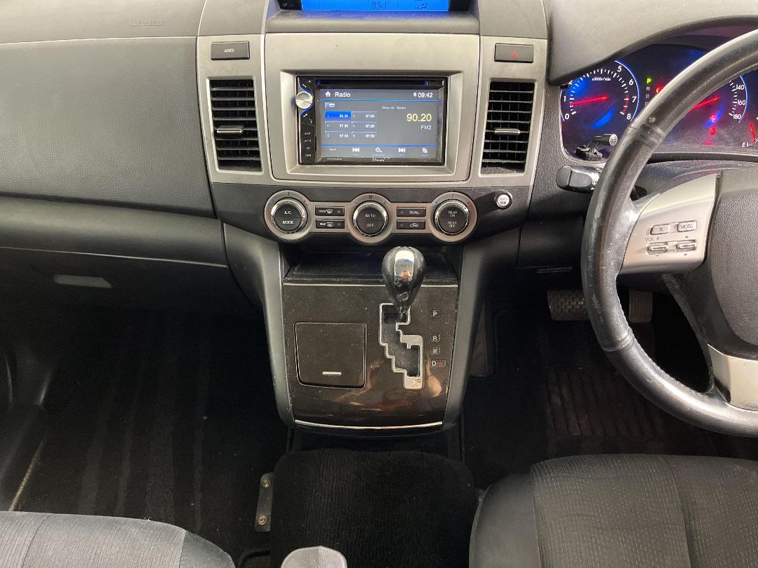 Photo '22' of Mazda MPV Photo '22' of Mazda MPV