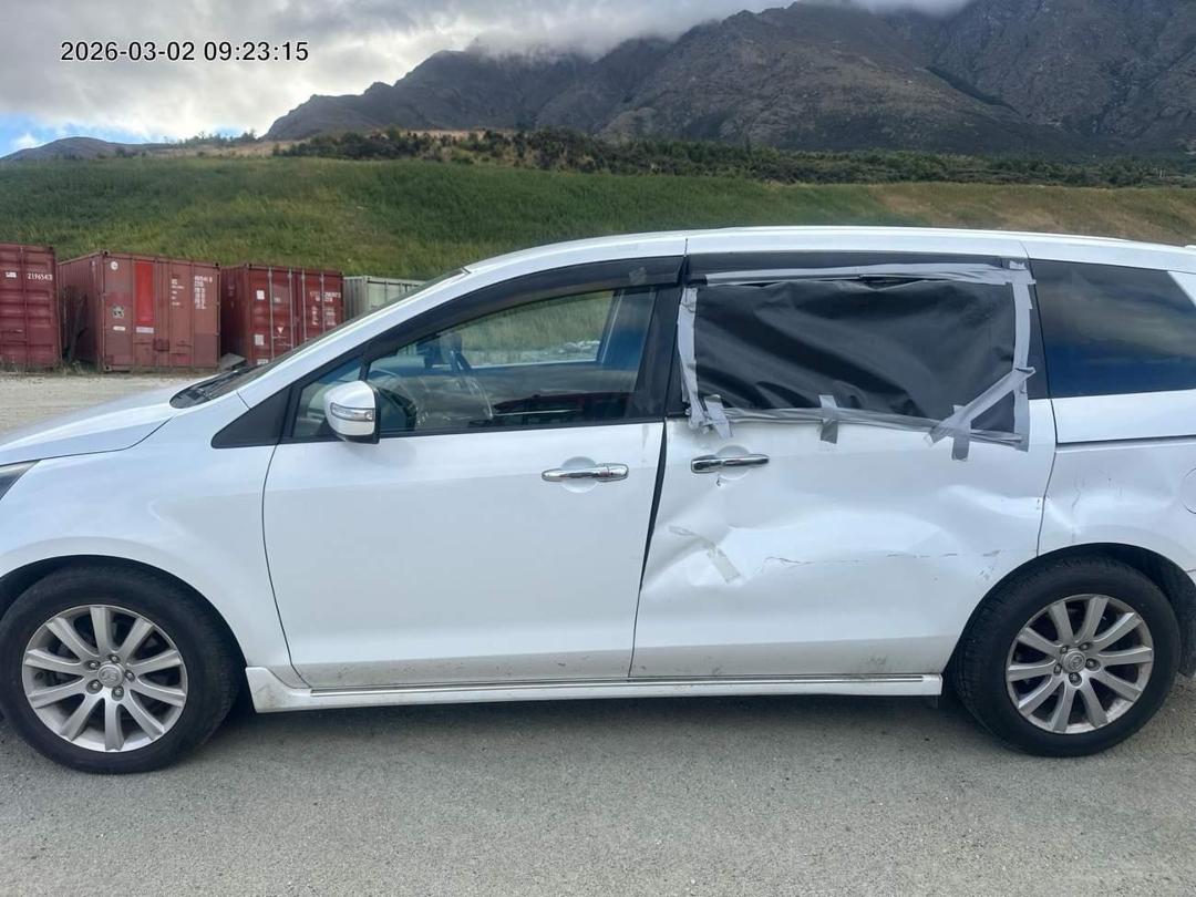 Photo '2' of Mazda MPV Photo '2' of Mazda MPV