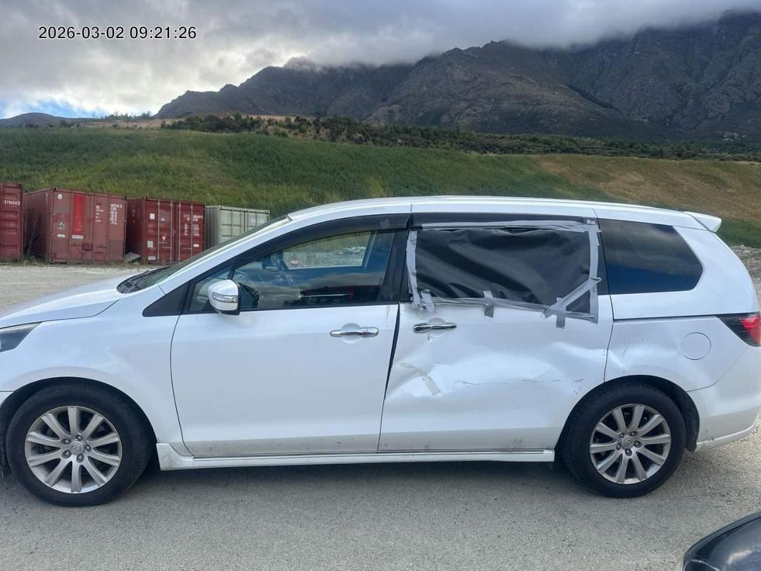 Photo '6' of Mazda MPV Photo '6' of Mazda MPV