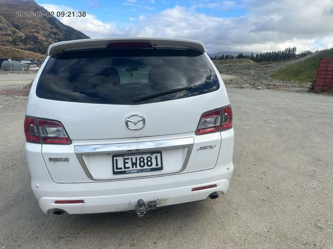 Photo '8' of Mazda MPV Photo '8' of Mazda MPV