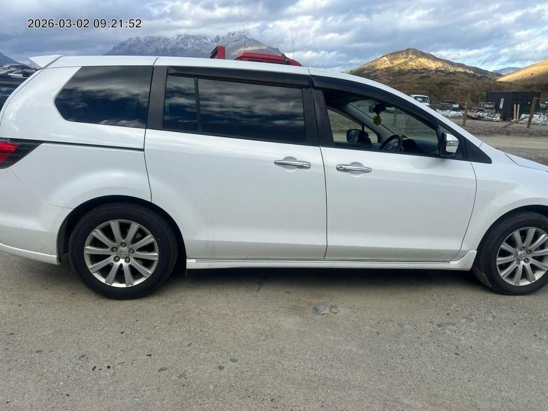 Photo '13' of Mazda MPV Photo '13' of Mazda MPV