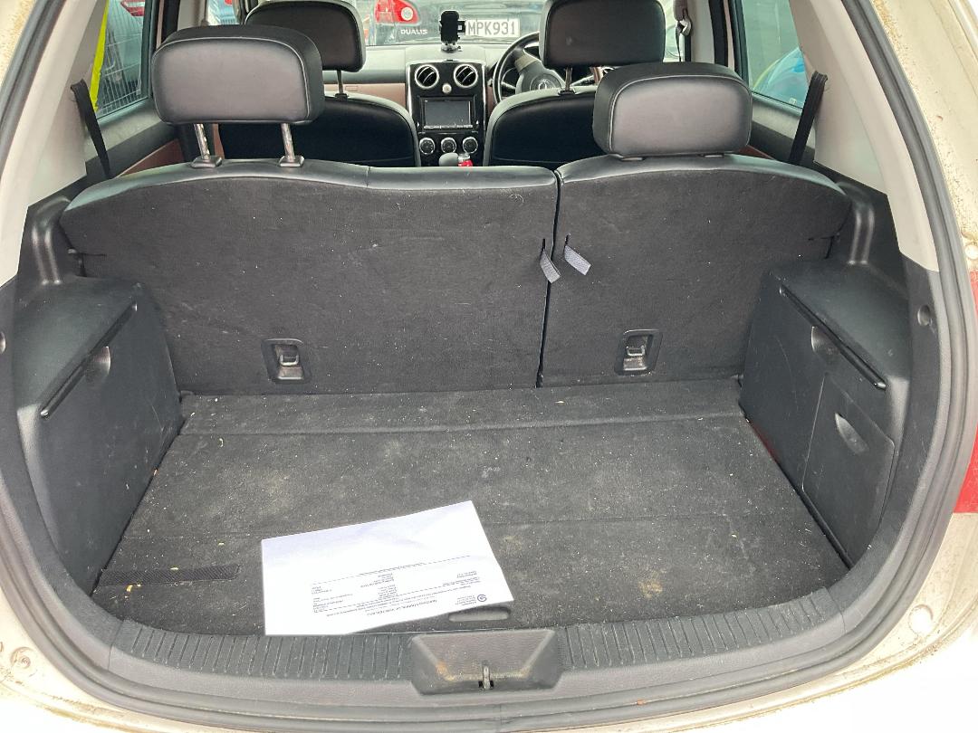 Photo '6' of Mazda Verisa