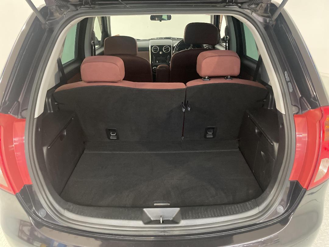 Photo '14' of Mazda Verisa