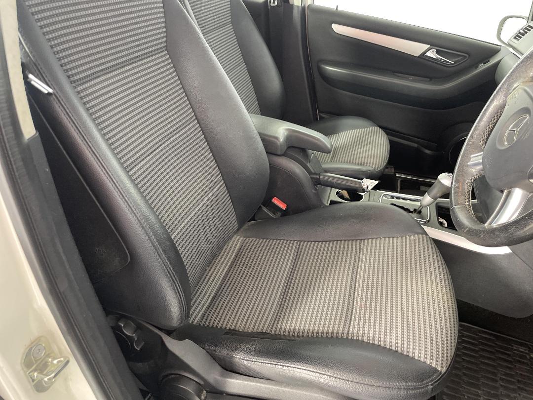 Photo '14' of Mercedes-Benz B200 Photo '14' of Mercedes-Benz B200