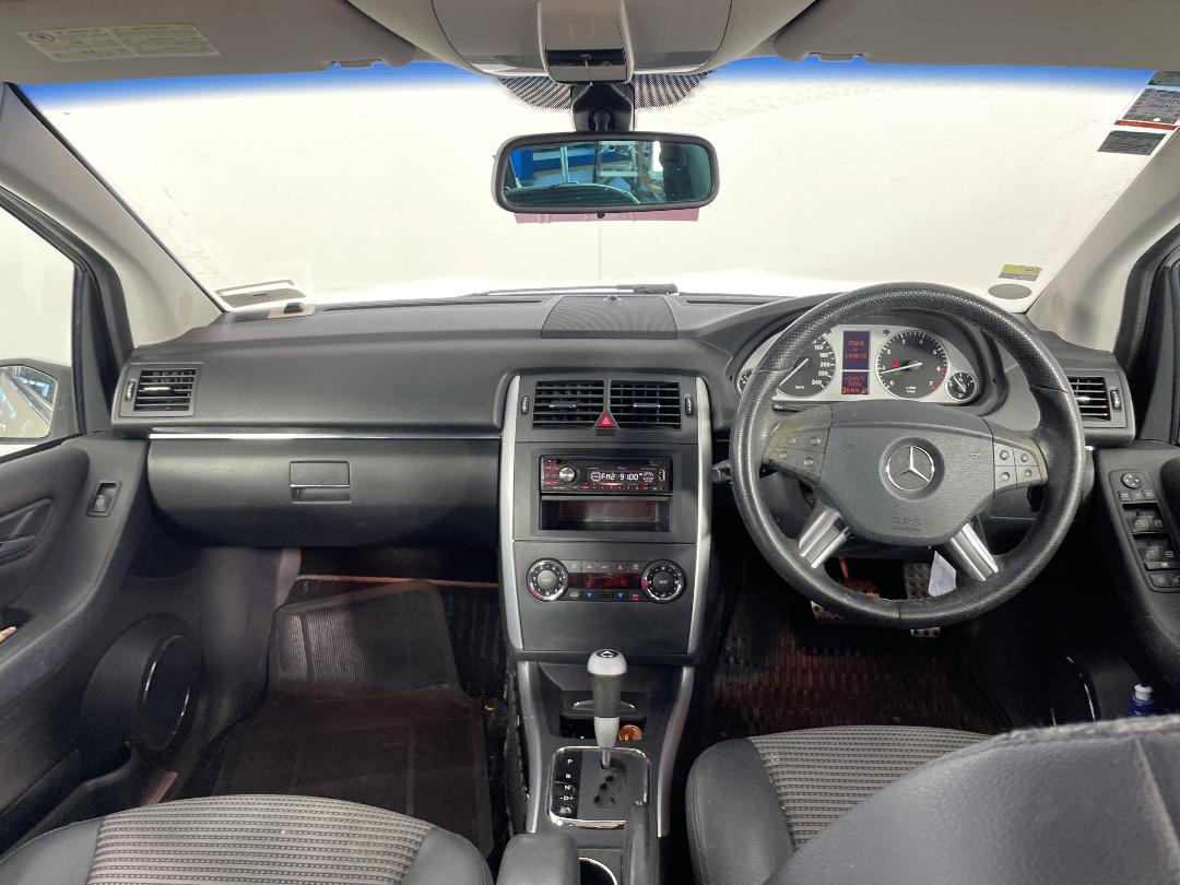 Photo '15' of Mercedes-Benz B200 Photo '15' of Mercedes-Benz B200