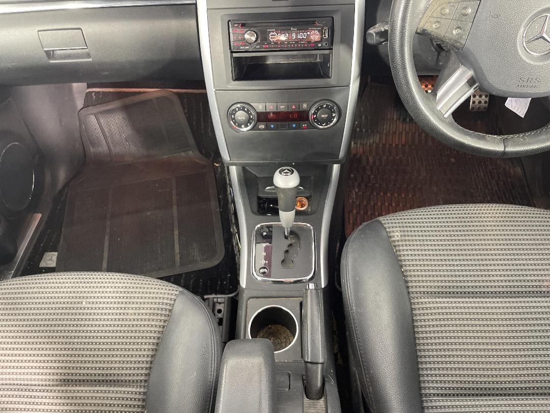 Photo '16' of Mercedes-Benz B200 Photo '16' of Mercedes-Benz B200