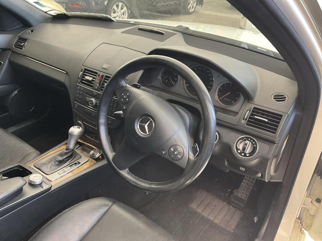 Photo '18' of Mercedes-Benz C200